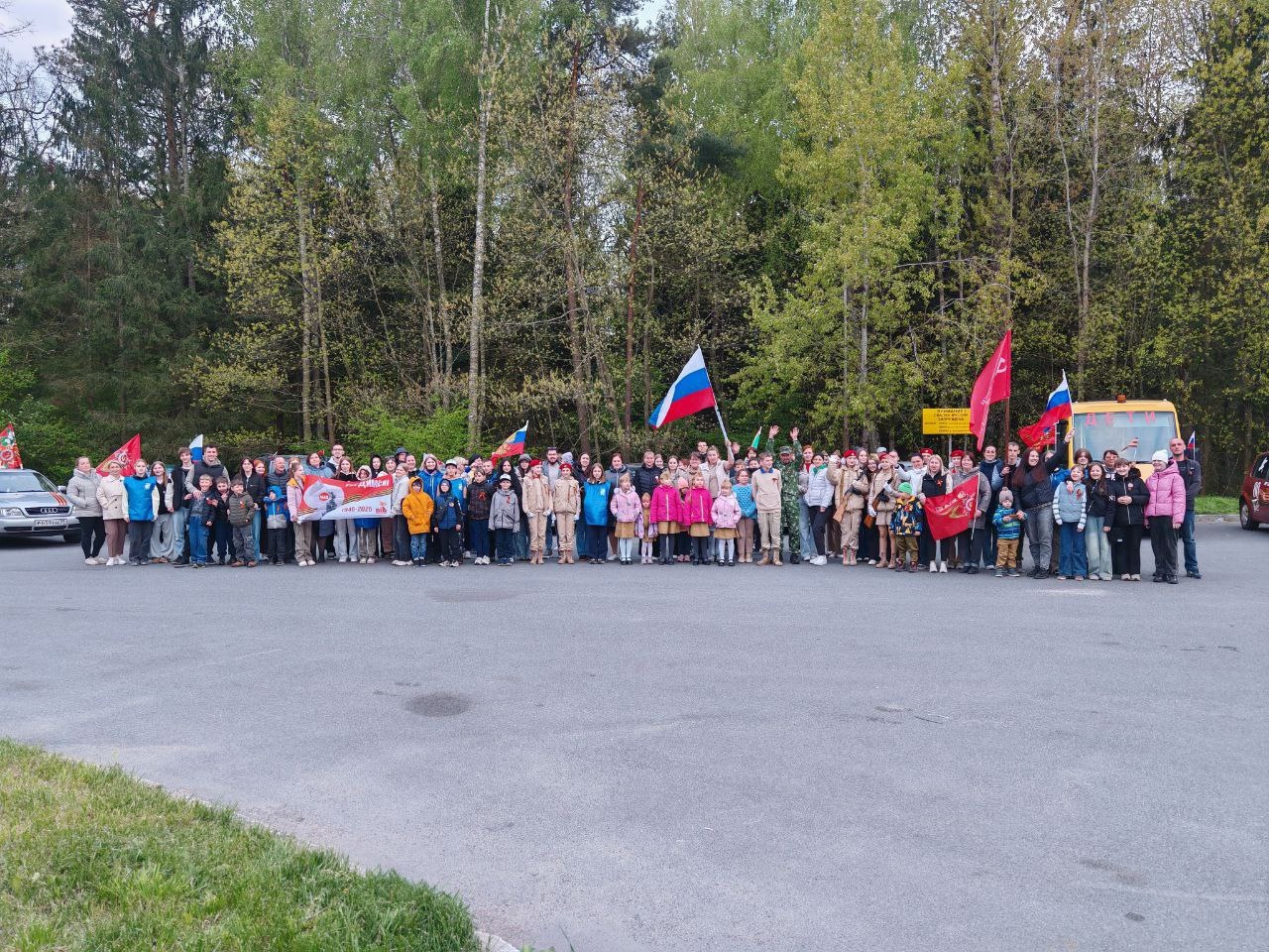 Дорога к обелиску.