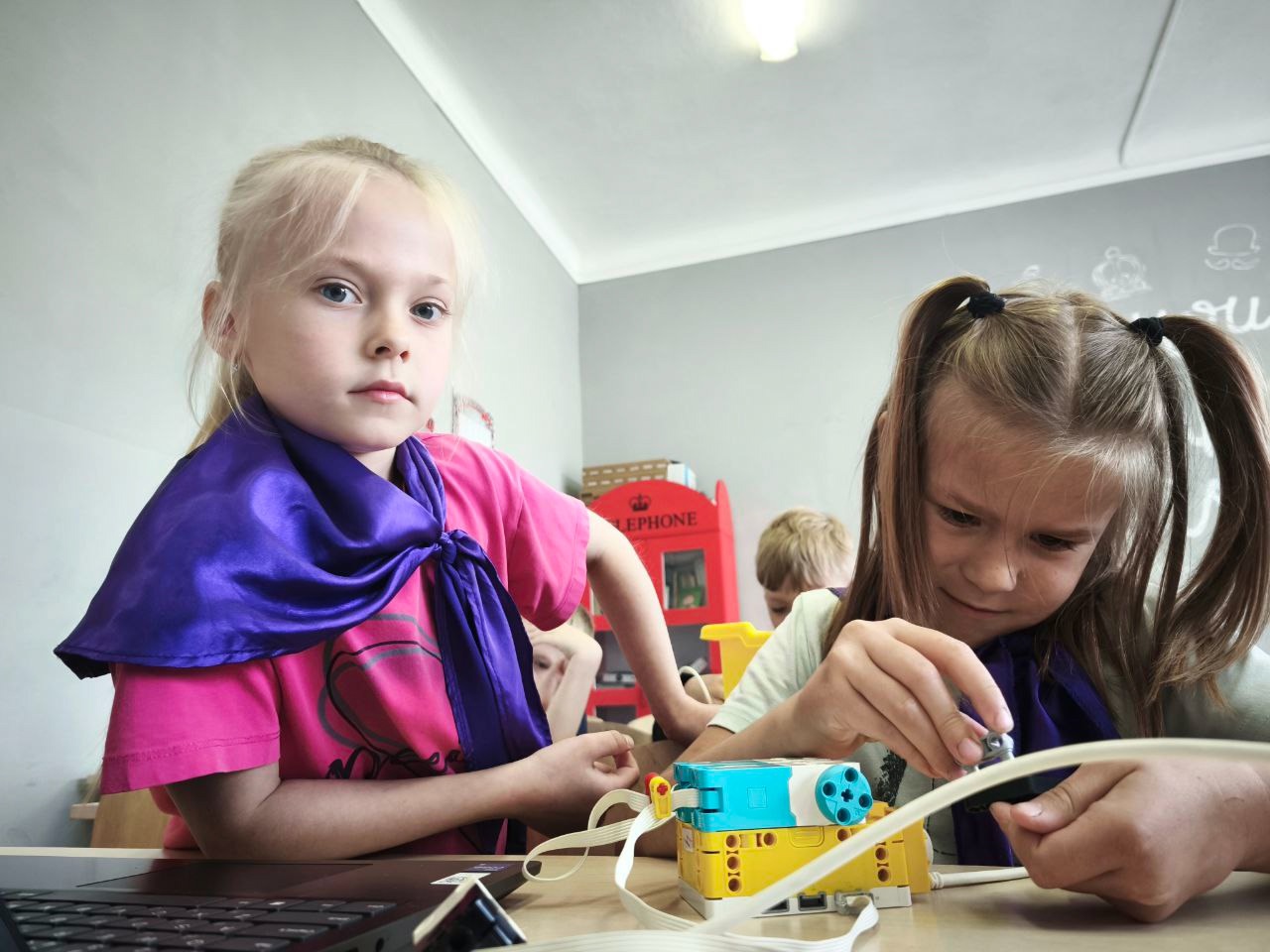 &amp;quot;Балтийцы&amp;quot; занимаются  LEGO-конструктором.